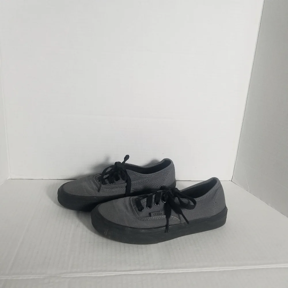 VANS UNISEX GRAY CANVAS SNEAKERS SIZE WOMEN'S 5.5 MEN'S 4